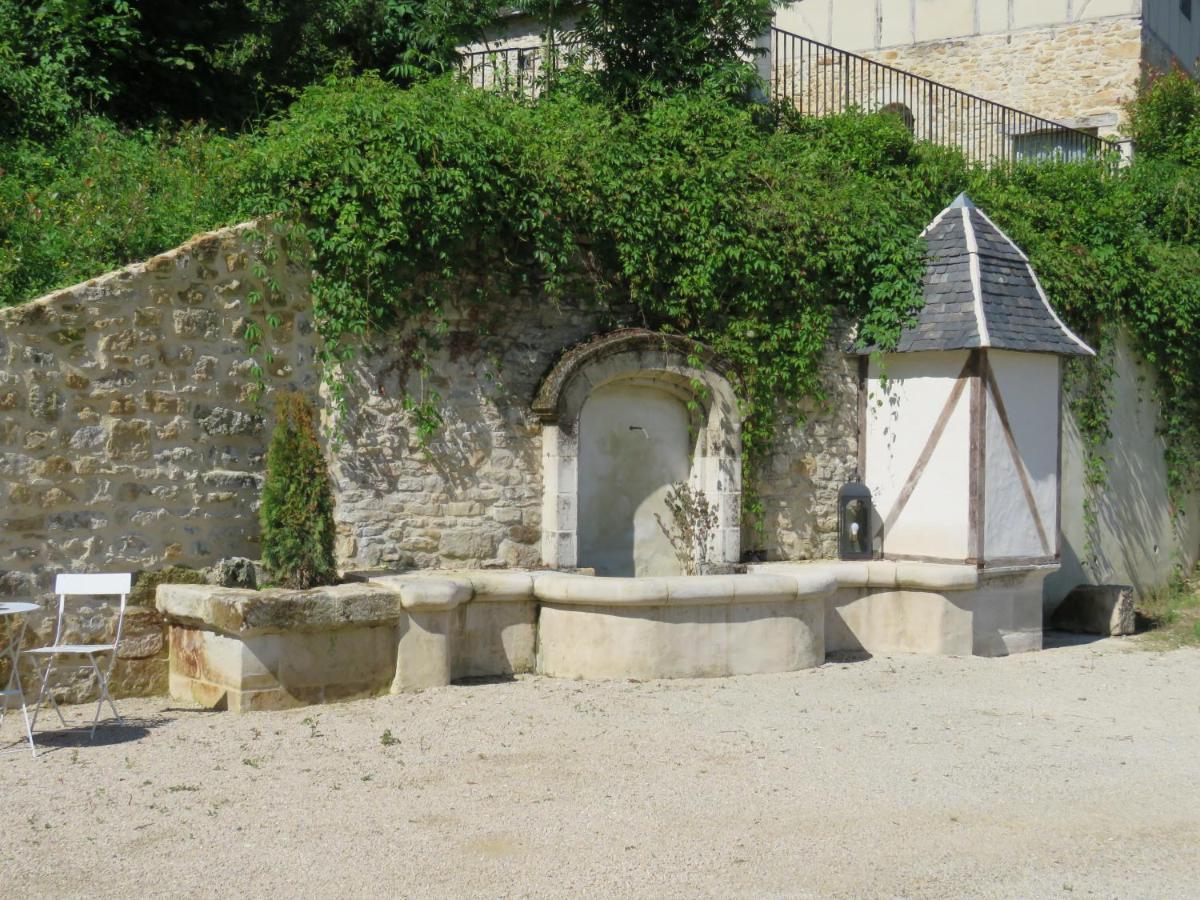 Chateau De Gaubert Bed & Breakfast Terrasson-Lavilledieu Exterior photo