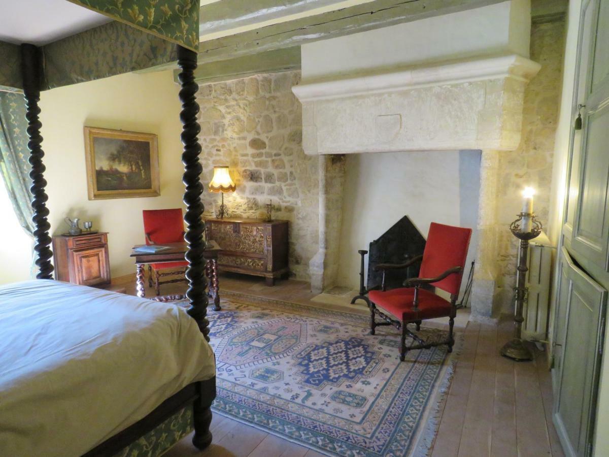 Chateau De Gaubert Bed & Breakfast Terrasson-Lavilledieu Exterior photo