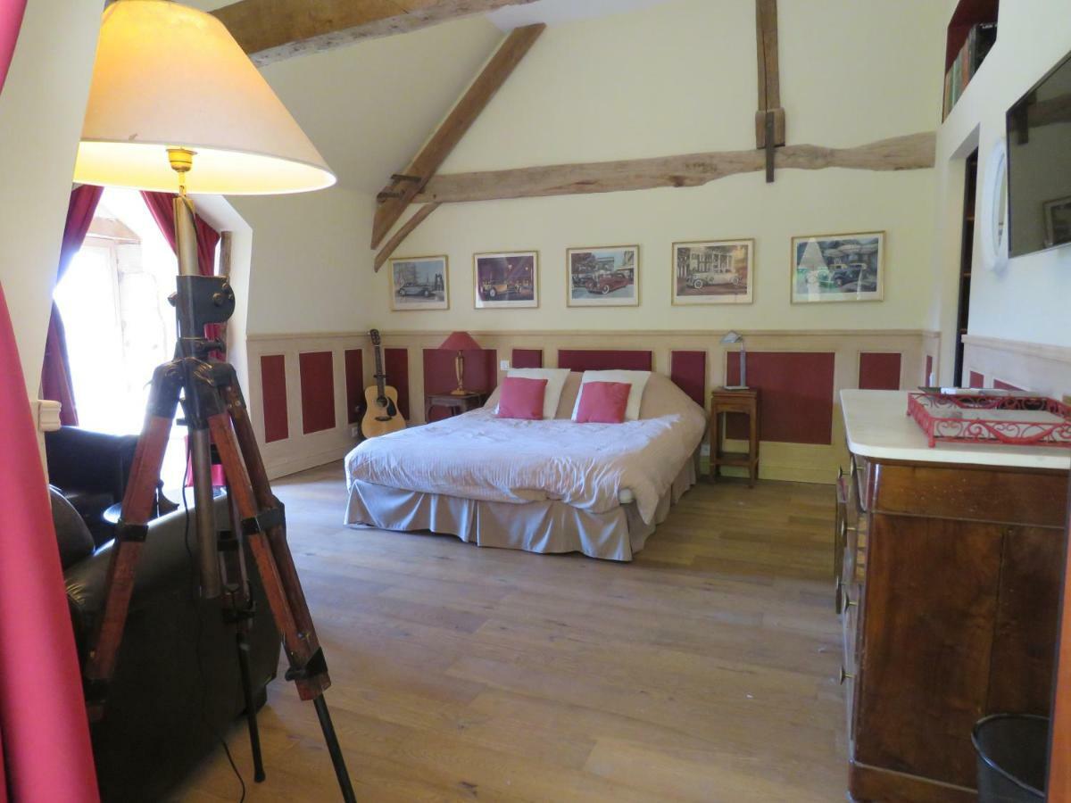 Chateau De Gaubert Bed & Breakfast Terrasson-Lavilledieu Exterior photo